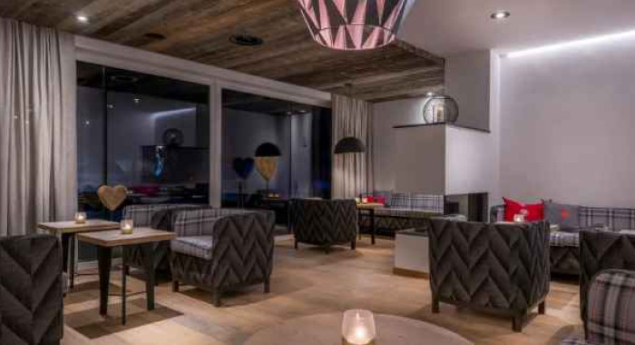Hotel Grischuna, St Anton ski chalet, image 2
